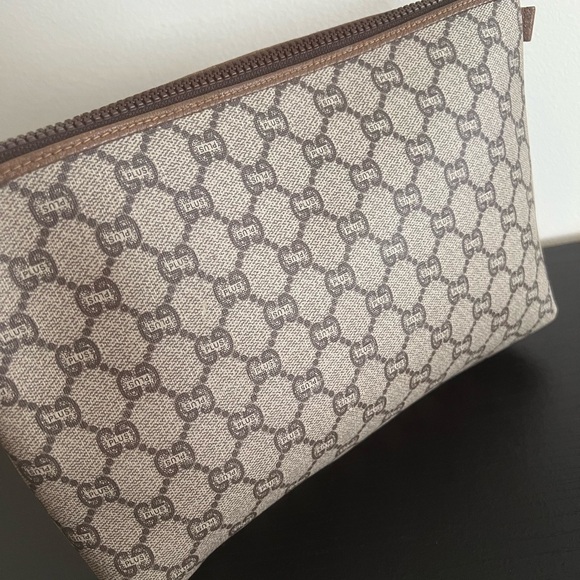 EUC Vintage Gucci Plus Pouch - Picture 6 of 14